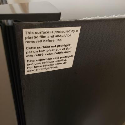 LOT 2M: Magic Chef 2 Door Mini Refrigerator