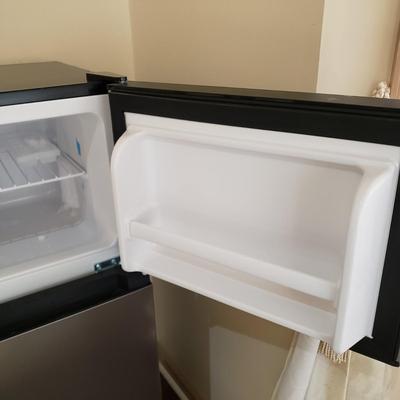 LOT 2M: Magic Chef 2 Door Mini Refrigerator