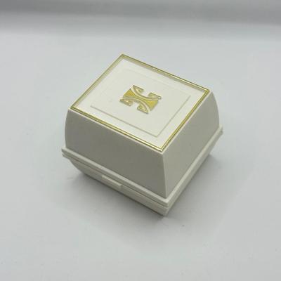 LOT 47J: Vintage 14kt Gold Ring Size 5.5 (2.26g)