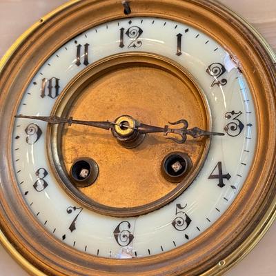 LOT 50F: Antique French Marble/Onyx Mantle Clock w/ Brass Details (10")