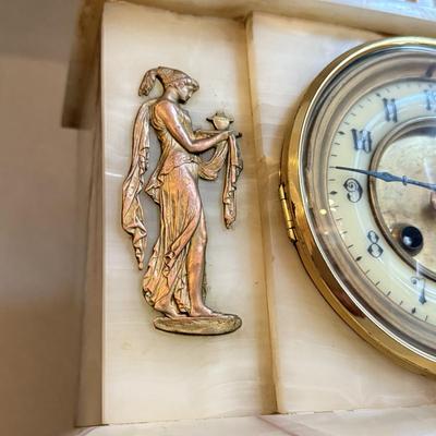 LOT 50F: Antique French Marble/Onyx Mantle Clock w/ Brass Details (10")