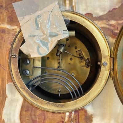LOT 50F: Antique French Marble/Onyx Mantle Clock w/ Brass Details (10")