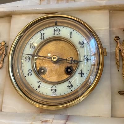 LOT 50F: Antique French Marble/Onyx Mantle Clock w/ Brass Details (10")