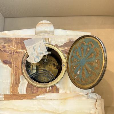 LOT 50F: Antique French Marble/Onyx Mantle Clock w/ Brass Details (10")
