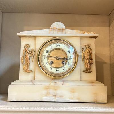 LOT 50F: Antique French Marble/Onyx Mantle Clock w/ Brass Details (10")