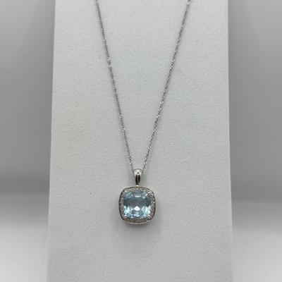 LOT 57J: 14kt White Gold Blue Stone Pendant on 14kt White Gold Chain (2.7g)