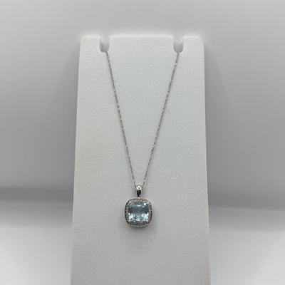 LOT 57J: 14kt White Gold Blue Stone Pendant on 14kt White Gold Chain (2.7g)