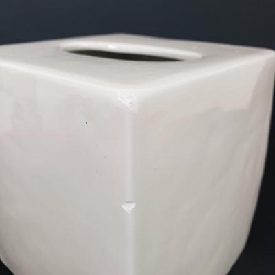 LOT 61MB: Vintage Fitz & Floyd Ceramic Sneezing Man Tissue Box Cover