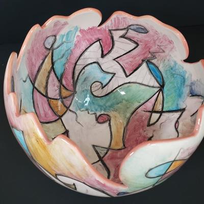 LOT 63MB: Ceramic Abstract Art Signed Harris Cies & Pair of Hand Carved Wooden Fish Statues