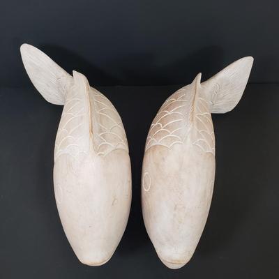 LOT 63MB: Ceramic Abstract Art Signed Harris Cies & Pair of Hand Carved Wooden Fish Statues