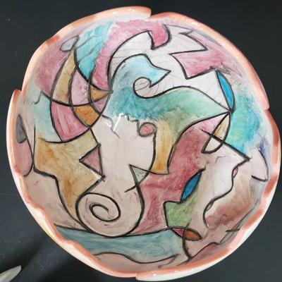 LOT 63MB: Ceramic Abstract Art Signed Harris Cies & Pair of Hand Carved Wooden Fish Statues