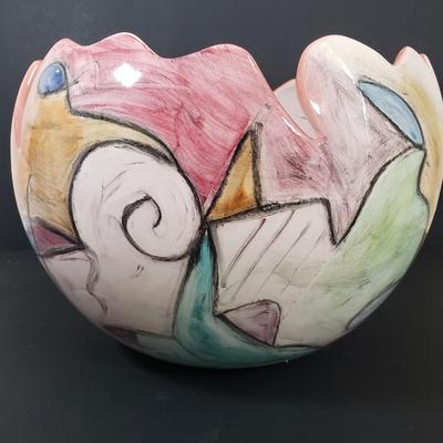 LOT 63MB: Ceramic Abstract Art Signed Harris Cies & Pair of Hand Carved Wooden Fish Statues