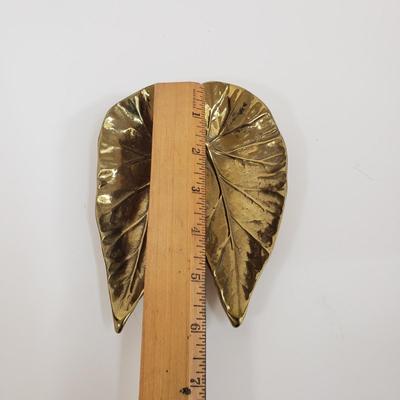 LOT 70MB: Brass Begonia Leaf Trinket Dish & Carved Wooden Hand Display/Decor