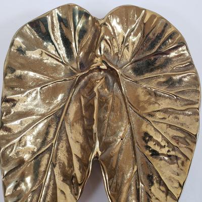 LOT 70MB: Brass Begonia Leaf Trinket Dish & Carved Wooden Hand Display/Decor