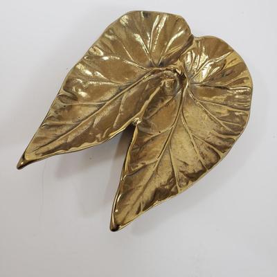 LOT 70MB: Brass Begonia Leaf Trinket Dish & Carved Wooden Hand Display/Decor