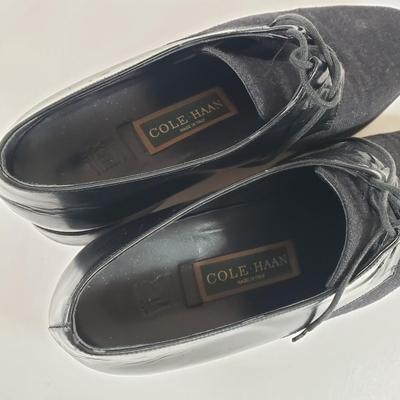 LOT 122M: Cole Haan Lace Up Loafers & Munro Slide On Loafers