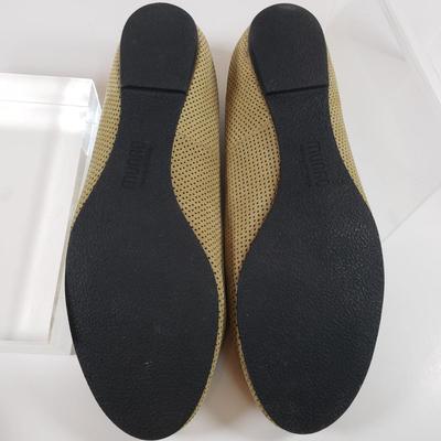 LOT 122M: Cole Haan Lace Up Loafers & Munro Slide On Loafers