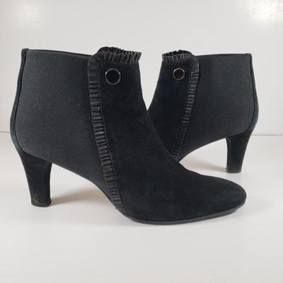 LOT 124M: Prevada Stretch Ankle Boots & Stuart Weitzman Black Suede Heels