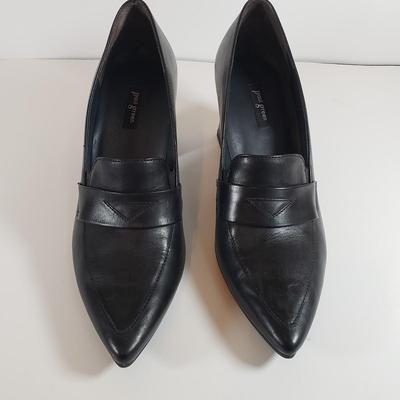 LOT 125M: Paul Green Black Leather Chunky High Heel Loafers