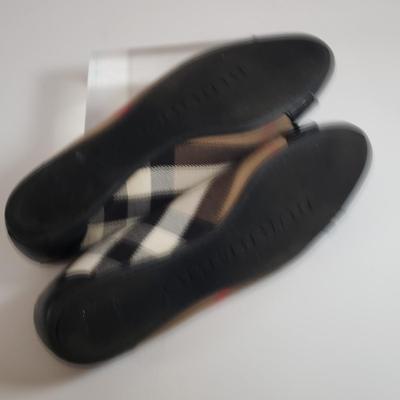 LOT 133M: Burberry Ballerina Flats Size 9.5
