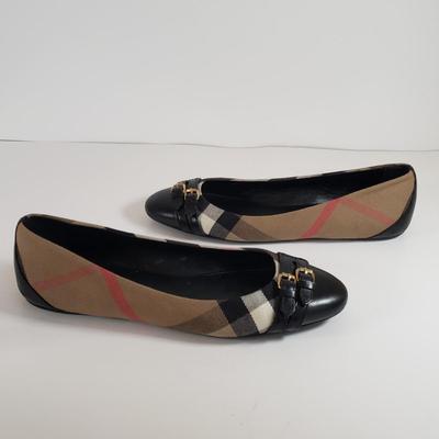 LOT 133M: Burberry Ballerina Flats Size 9.5