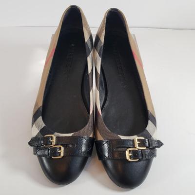 LOT 133M: Burberry Ballerina Flats Size 9.5