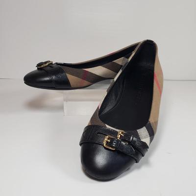 LOT 133M: Burberry Ballerina Flats Size 9.5