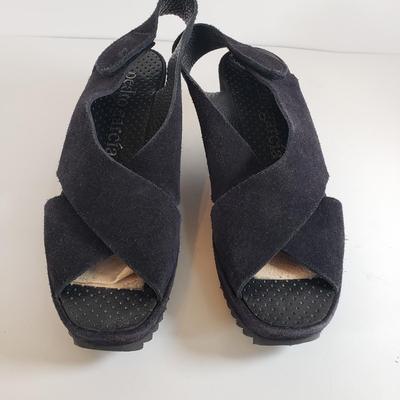 LOT 136M: Isaac Mizrahi Floral Slides & Pedro Garcia Black Suede Wedge Sandals