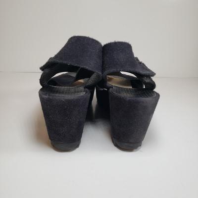 LOT 136M: Isaac Mizrahi Floral Slides & Pedro Garcia Black Suede Wedge Sandals