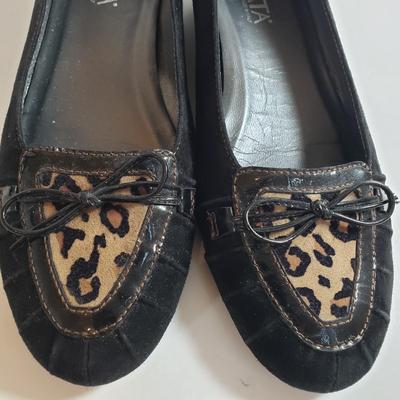 LOT 139M: Vintage Prevata Low Wedge Leopard Print Shoes & Donald Pliner Navy Wedge Sandals