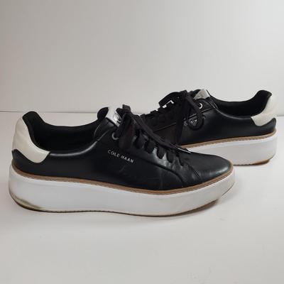 LOT 140M: Comfort Fashion Sneakers by Cole Haan & Paul Green