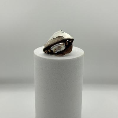 LOT 167J: Size 7 Artisan Ring Signed JG #7N Sterling 14kt (15.37g)