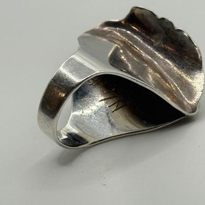 LOT 167J: Size 7 Artisan Ring Signed JG #7N Sterling 14kt (15.37g)