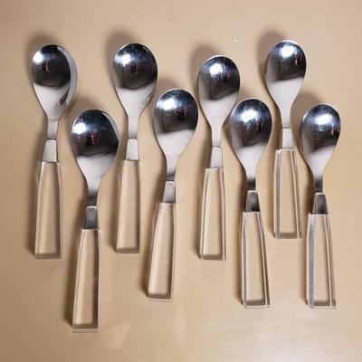 LOT 171M: Vintage Lucite Supreme Cutlery 46 Pc Stainless Steel Flatware Set