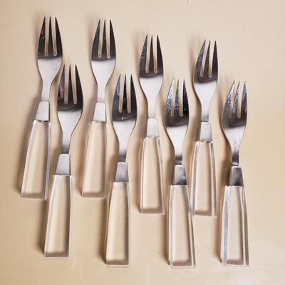 LOT 171M: Vintage Lucite Supreme Cutlery 46 Pc Stainless Steel Flatware Set