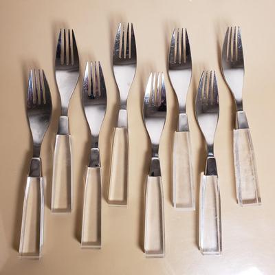 LOT 171M: Vintage Lucite Supreme Cutlery 46 Pc Stainless Steel Flatware Set