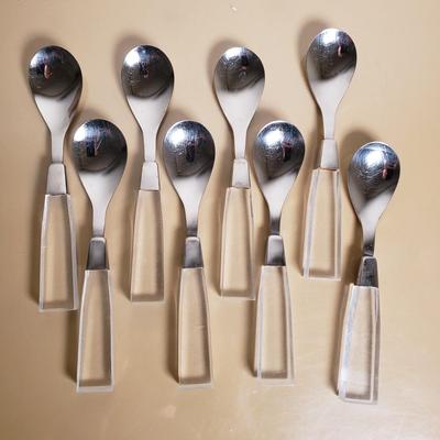 LOT 171M: Vintage Lucite Supreme Cutlery 46 Pc Stainless Steel Flatware Set