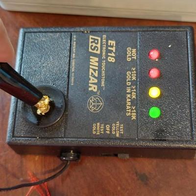 10 grams 18kt gold flakes