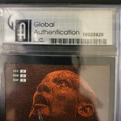 Sale Photo Thumbnail #236: 1997 Flair Showcase Tim Duncan GA NM-MT 8