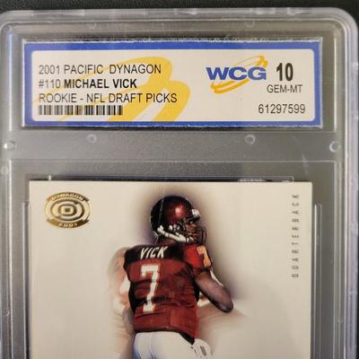 Sale Photo Thumbnail #255: 2001 Pacific Dynagon Michael Vick Rookie NFL Draft Picks WCG Gem-MT 10