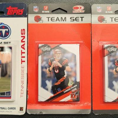 Sale Photo Thumbnail #489: (1) Donruss Score 2009 Bengals Team Set & (2) Topps 2006 Titans 2006 Team Set with Rookie Card included