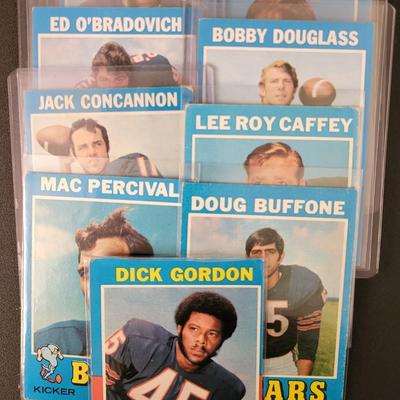 Sale Photo Thumbnail #513: 1971 Topps Chicago Bears Ed O'Bradovich, Bobby Douglas, Jack Concannon, Lee Roy Caffey, Mac Percival, Doug Buffone, Dick Gordon, DIck Butkus, Gale Sayers