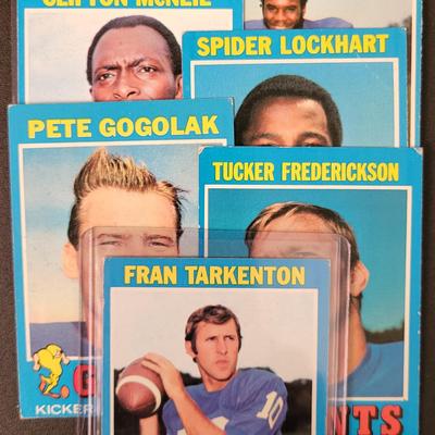 Sale Photo Thumbnail #514: 1971 Topps Giants Fran Tarkenton, Tucker Frederickson, Pete Gogolak, Spider Lockhart, Bob Tucker, Ron Johnson ( RC ), Clifton McNeil