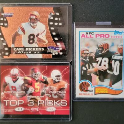 Sale Photo Thumbnail #809: MIsc Bengals Lot, team cards, Ernie Wright, Carl Pickens and more