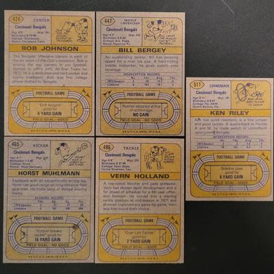 Sale Photo Thumbnail #1051: Topps Various Players