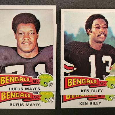 Sale Photo Thumbnail #1070: 1975 Topps Bengals Various Players,  Most cards in this lot have doubles.