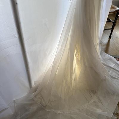 Sale Photo Thumbnail #55: Vintage lace wedding gown in excellent condition 
Waist xxx
Length xxx