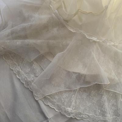 Sale Photo Thumbnail #56: Vintage lace wedding gown in excellent condition 
Waist xxx
Length xxx