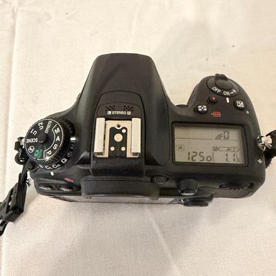 Nikon D7200 Camera Body & More (O-MG)