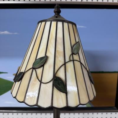 1175 Stain Glass Vine Leaf Table Lamp